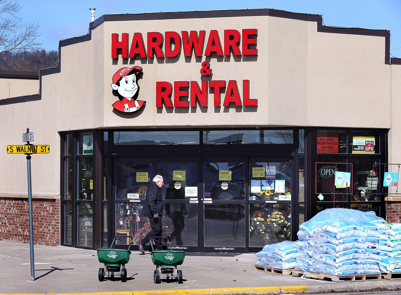 Heth's Harware Hank